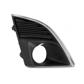 Решётка в передний бампер правая с отверстием под птф Chevrolet Cruze