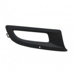 Решётка в передний бампер правая с отверстием под птф Volkswagen Polo седан / хетчбек