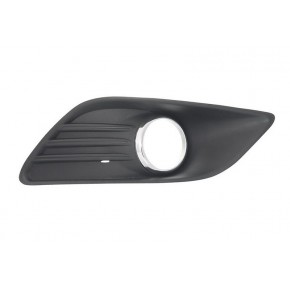 Решётка в передний бампер правая с отверстием под птф чёрная Ford Focus - 2 поколение