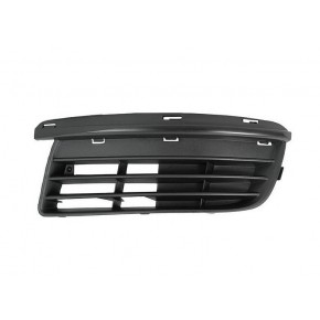 Решётка в передний бампер левая с отверстием под птф Volkswagen Jetta