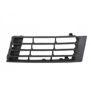 Решётка в передний бампер левая чёрная (седан) Audi A4 B5