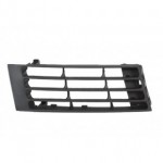 Решётка в передний бампер правая чёрная (седан) Audi A4 B5