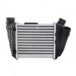 Радиатор охлаждения (интеркулер) Audi A4 B6