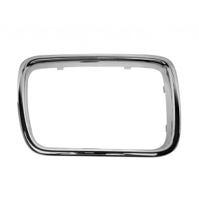 Рамка решётки радиатора правая хром BMW E34