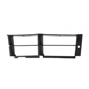 Решётка в передний бампер левая чёрная BMW E39