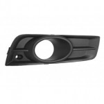 Решётка в передний бампер правая с отверстием под птф Chevrolet Cruze