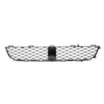 Решётка в передний бампер центральная Toyota Yaris - 1 поколение