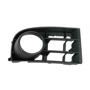 Решётка в передний бампер правая с отверстием под птф Volkswagen Golf 5