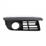 Решётка в передний бампер правая с отверстием под птф с хром накладкой Volkswagen Golf 5