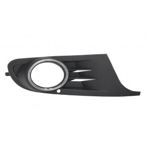 Решётка в передний бампер правая с отверстием под птф Volkswagen Golf 6