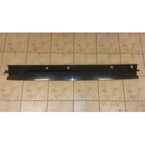 Панель под ветровое стекло широкая кабина пластик Isuzu NPR / NHR