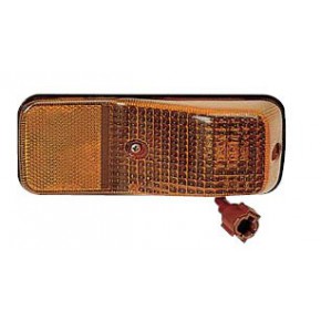 Повторитель поворот на дверь левый Nissan UD