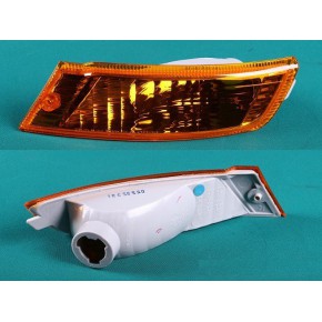 Поворотник в бампер левый Jeep Liberty