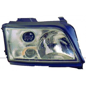 Правая фара с противотуманкой под корректор Audi A6 C4