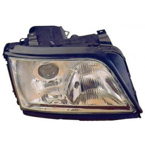 Правая фара с противотуманкой под корректор Audi A6 C4