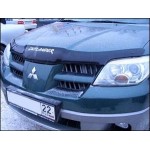 Дефлектор капота Mitsubishi Outlander (Митсубиши Аутлендер) (2001-2005) с надписью (темный)
